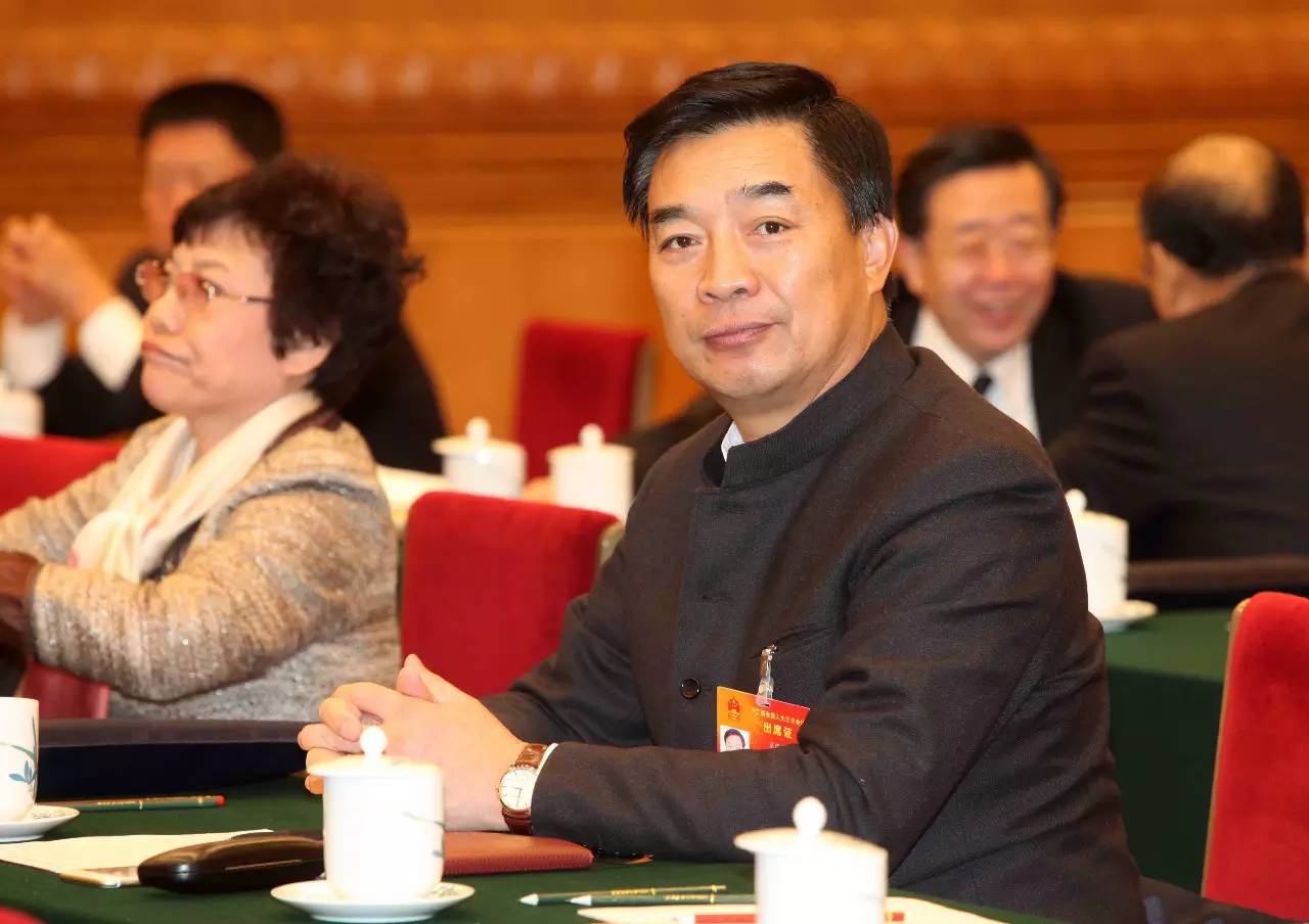 202829e9443v44t999dbbk.jpg 小草影院