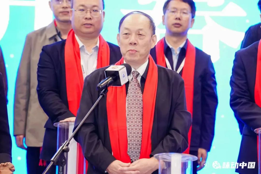 卫祥云.jpg 小草影院